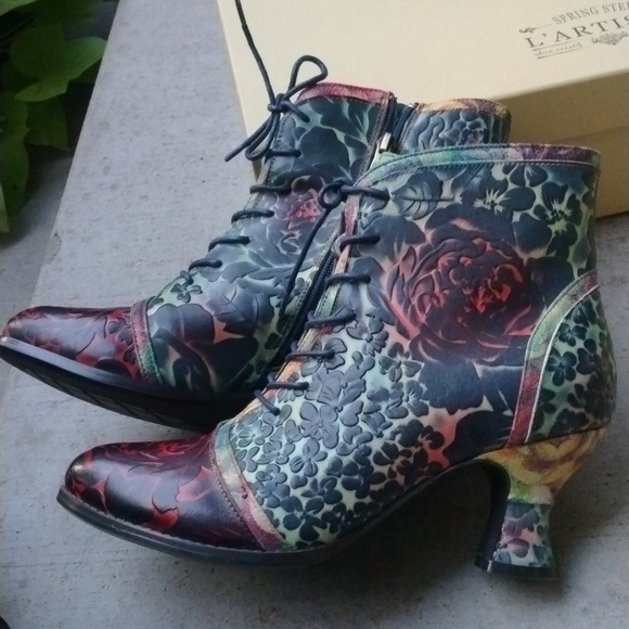 NWT L'Artiste hand painted leather bootie. FAIRYCORE STEAMPUNK ROMANTIC size 9 - Picture 6 of 13